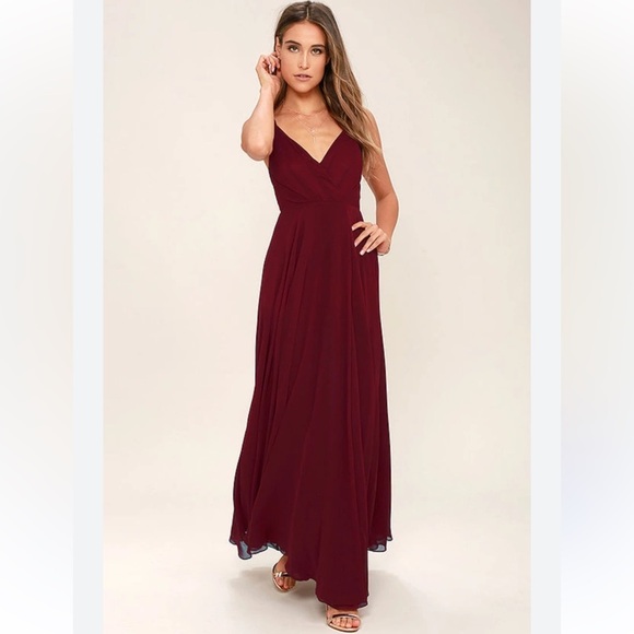Lulu's All About Love Wine Red Burgundy V-Neck Maxi Dress Women’s Size Medium - Picture 1 of 13